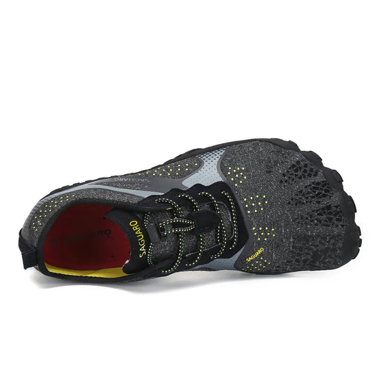 Zapatilla barefoot Saguaro Fast I negro vista superior con tejido transpirable y ligero.