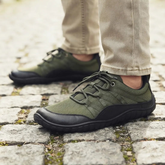Foto de persona usando Saguaro Forestep verde.